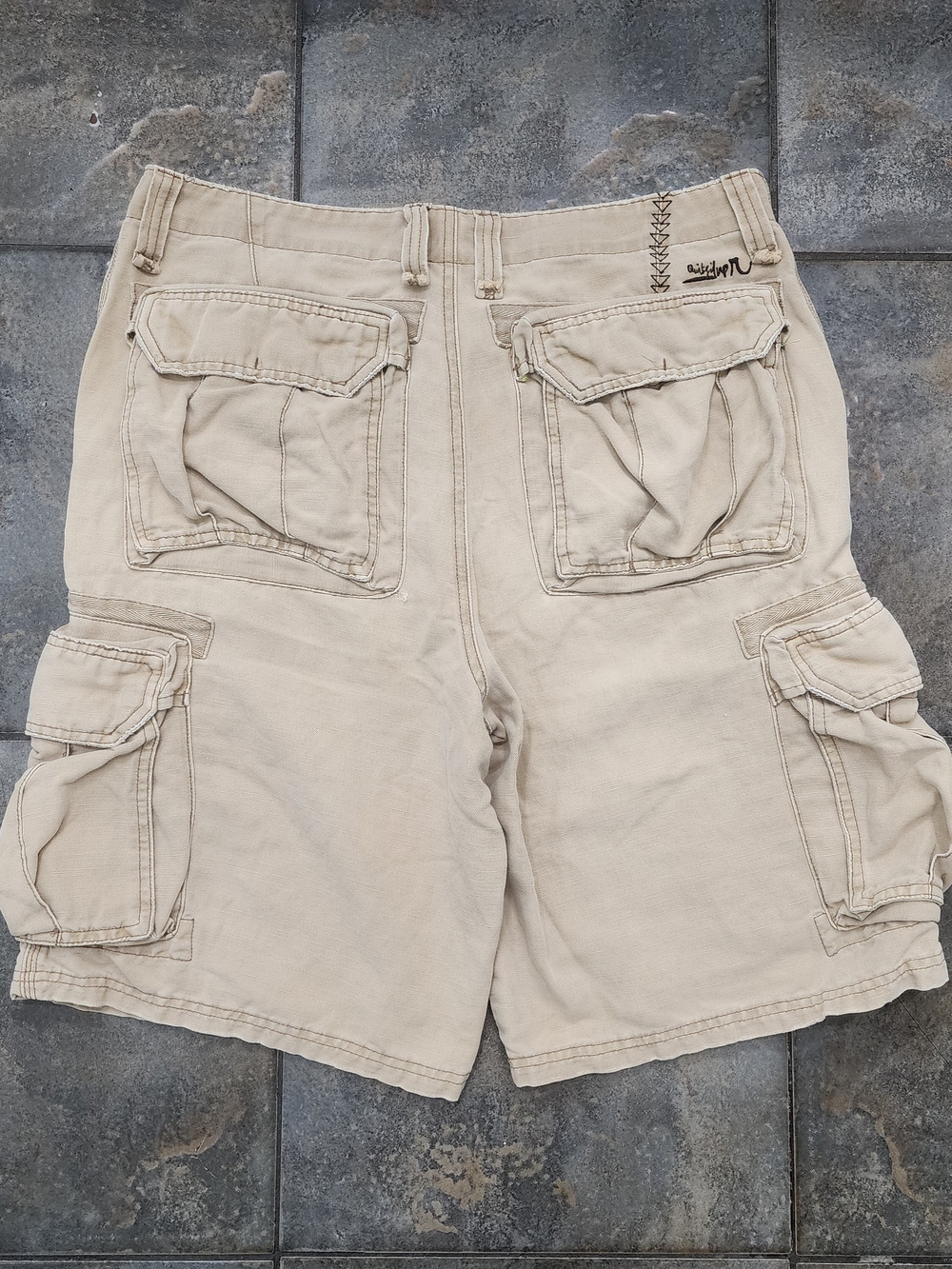 Vintage Y2K Quicksilver Men's 36 Baggy Skater Surfer Khaki Cargo Shorts